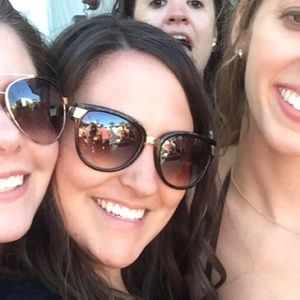 Meet your Posher, Brooke