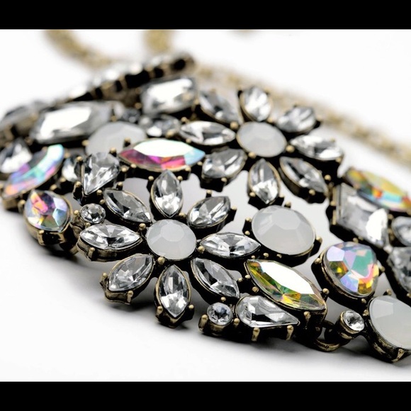 • SALE • Perfect Party Date Necklace • - Picture 3 of 4