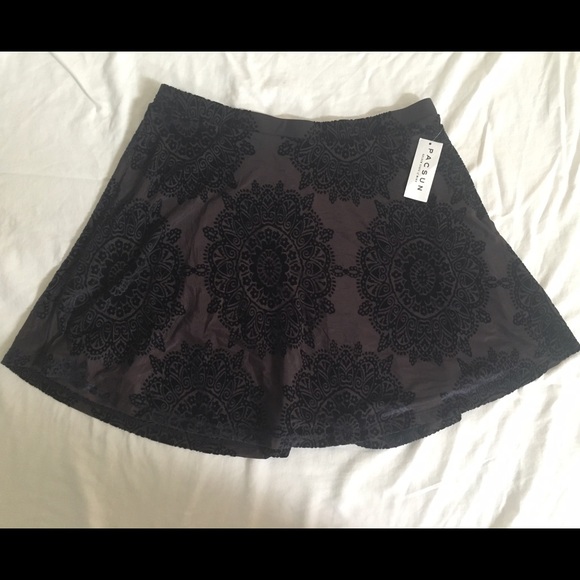 Pacsun velvet design skater skirt