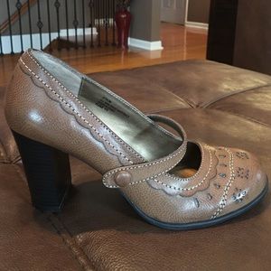 Mudd Tan Mary Jane Style Heels