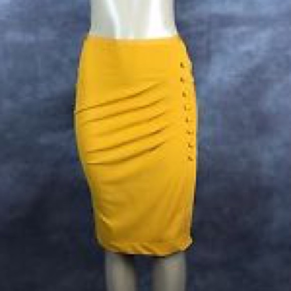 Yellow/gold high waisted long skirt - Picture 5 of 6