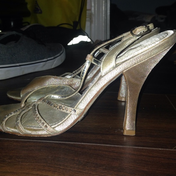 Heels - Picture 2 of 2