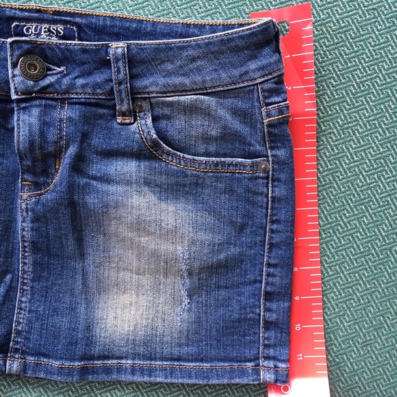 ✨HP✨ Guess Jeans skirt - Picture 3 of 4