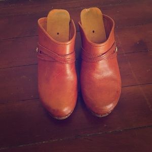 Vintage clogs