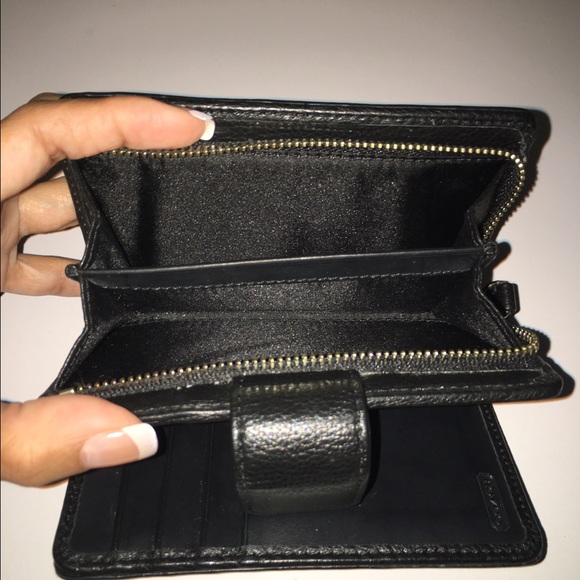 Authentic Coach Wallet - Picture 4 of 4