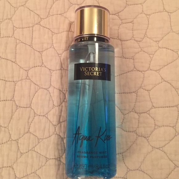 Victoria's Secret Aqua Kiss Fragrance Mist
