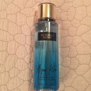 Victoria's Secret Aqua Kiss Fragrance Mist