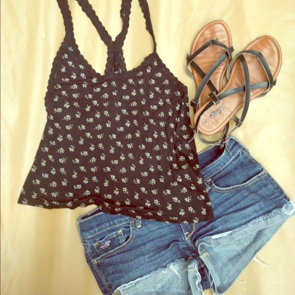 Black floral racerback crop top - Picture 1 of 3