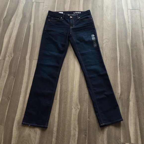 Gap Jeans "Real Straight" size 28R (6 Regular)