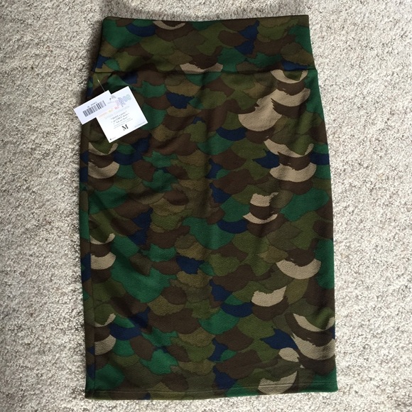 Brand new LulaRoe Cassie Skirt