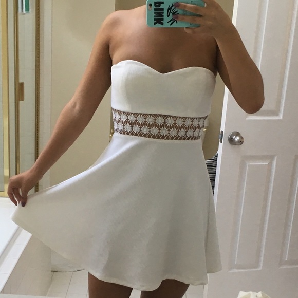 Charlotte Russe Dresses & Skirts - Charlotte Russe Strapless White Dress