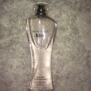 Dream Angels kiss from VS