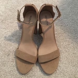 NWT Merona taupe chunky heels