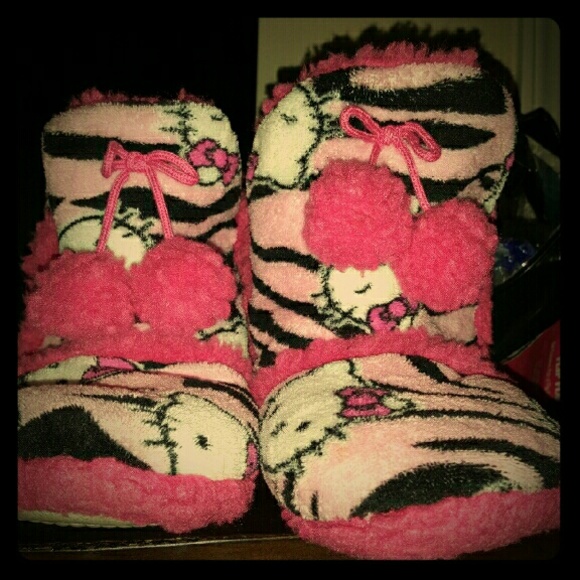Hello kitty bootie slippers!