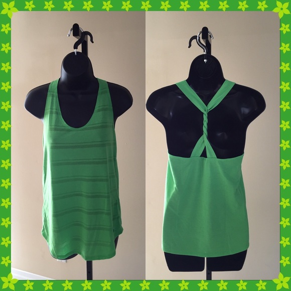 💚NWOT Under Armour heat gear tank
