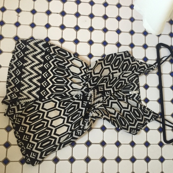 GORGEOUS ROMPER!! - Picture 2 of 2