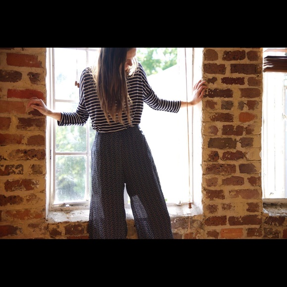 Flowy Floral  Pants - Picture 2 of 4