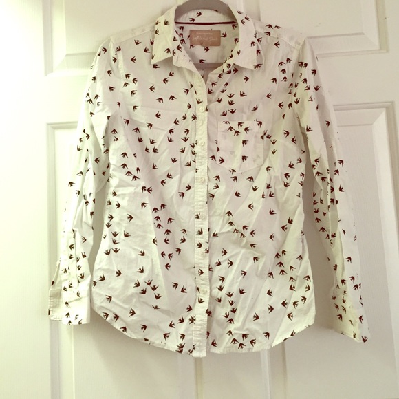Banana Republic soft wash bird print button down