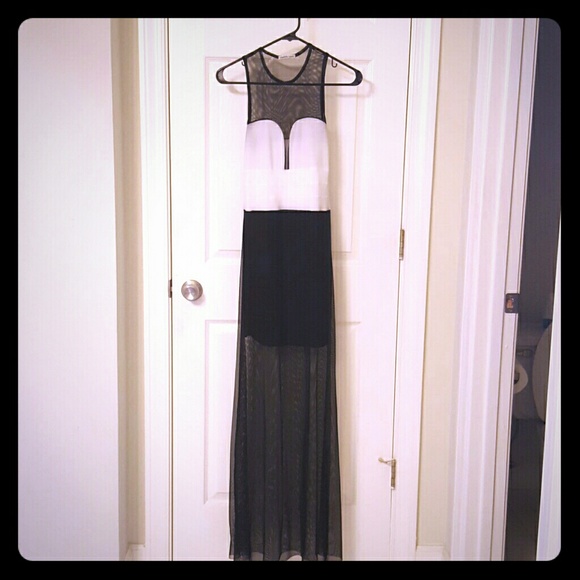 $5 Sale🎁Black and white sheer maxi