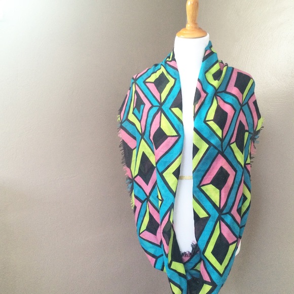 Geometric Scarf
