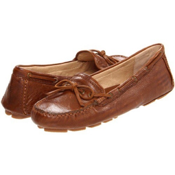 Frye Reagan Campus Driver in Cognac