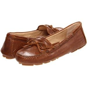 Frye Reagan Campus Driver in Cognac