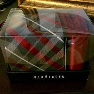 New Van Heusen tie and pocket square gift set