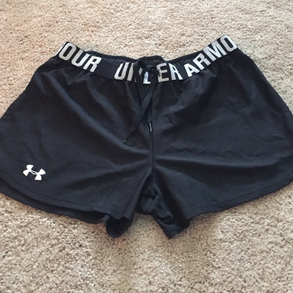 Under Armour Pants - Under armour semi-fitted shorts