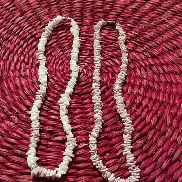 A pair of authentic Puka shell necklaces - Picture 2 of 2