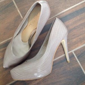 Colin Stuart Pumps with Stitching Detail