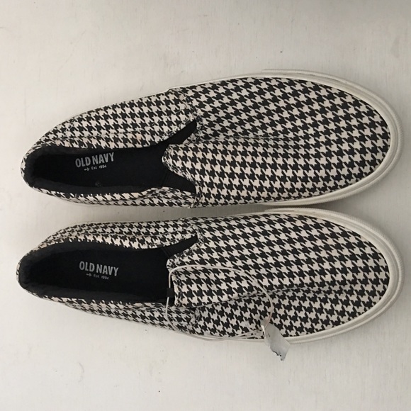 Old navy slip on shoes