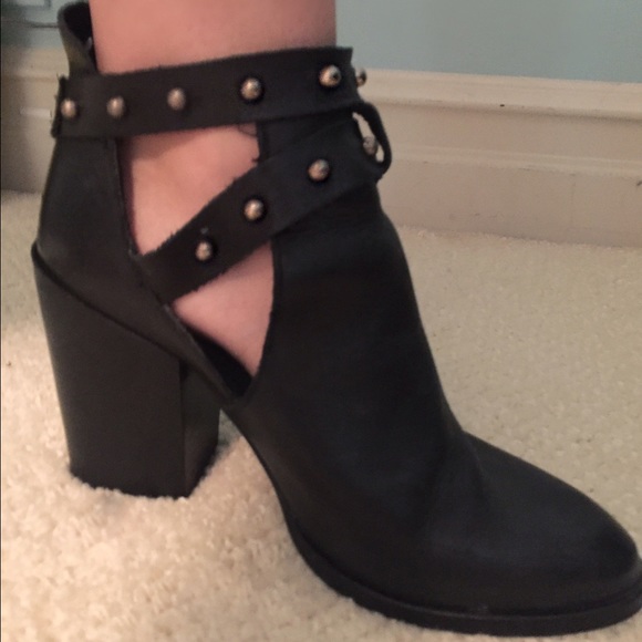 Musse & Cloud cutout boots made & bought in Spain