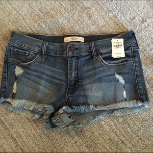 NWT Abercrombie & Fitch denim shorts. Size 6.