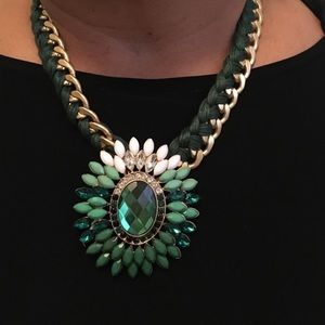 Vanessa green flower necklace
