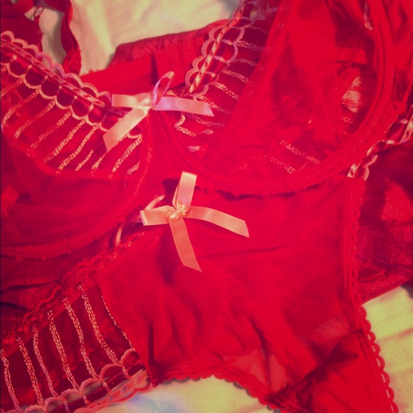 Crazy Sexy Red Bra & Panty Set!