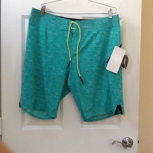 NWT Lululemon Gorgeous Green Shorts