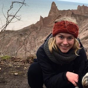 Meet your Posher, Emily