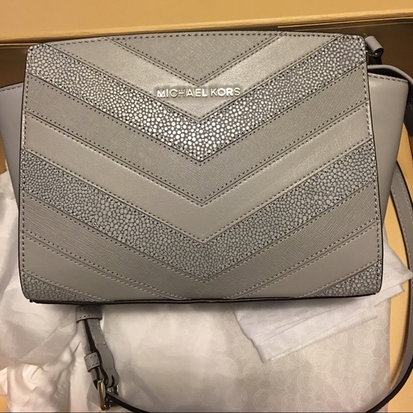 Michael Kors cross body purse