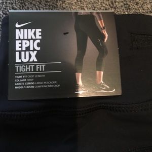Nike epic luxe crop