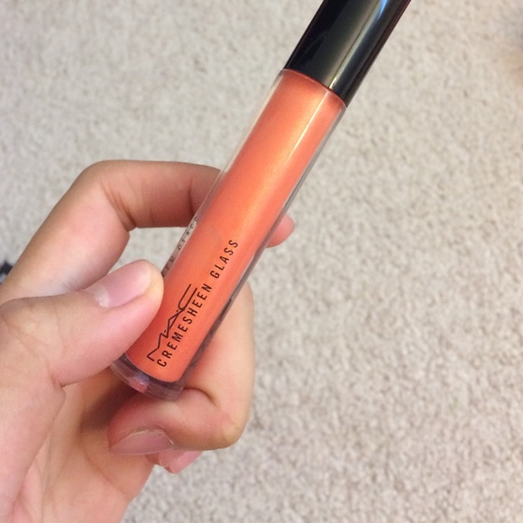 lip gloss