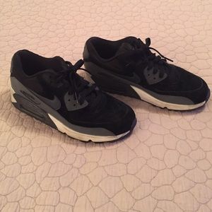 NIKE Air Max tennis shoes