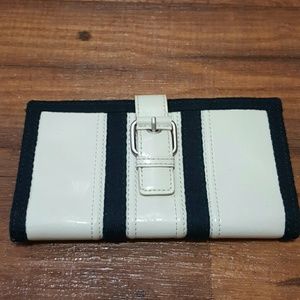 Clutch wallet