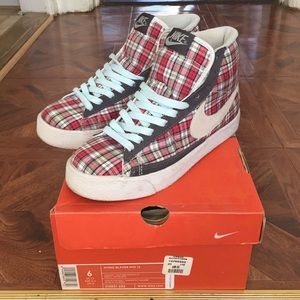 Nike Women's Blazer Mid 73