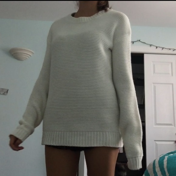 White Knit sweater - Picture 3 of 3