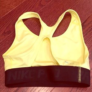 Nike pro sports bra