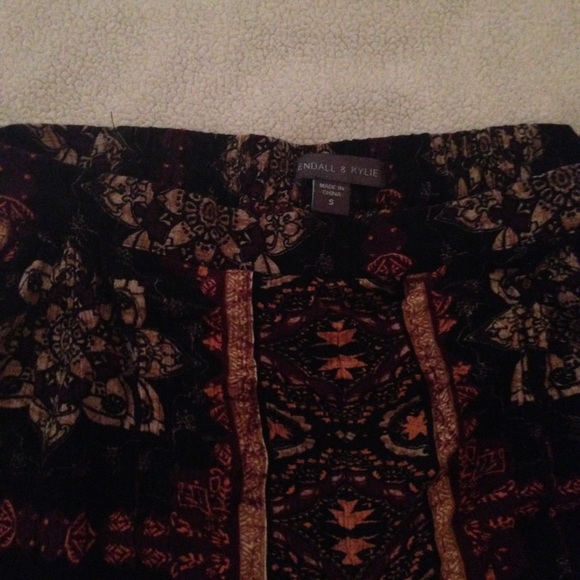 Kendall and Kylie printed shorts - Picture 2 of 3