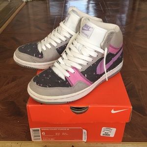 Nike Women's Court Force Hi