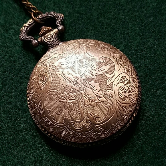 Clock Locket Necklace - Picture 4 of 4