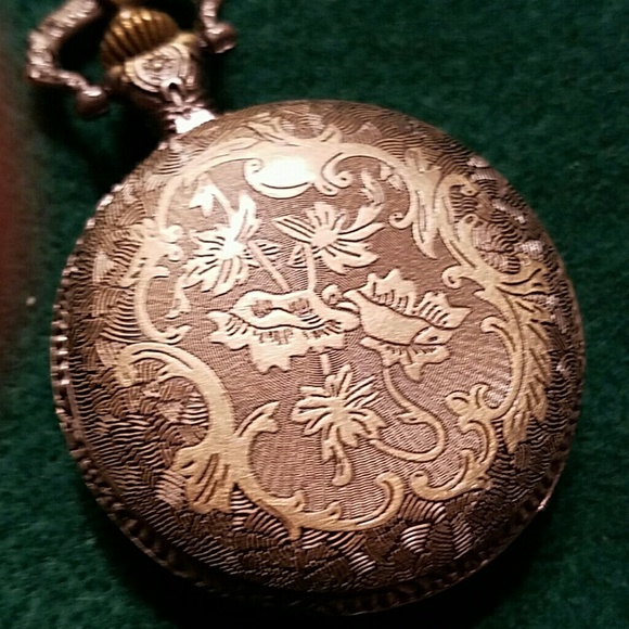 Clock Locket Necklace - Picture 4 of 4