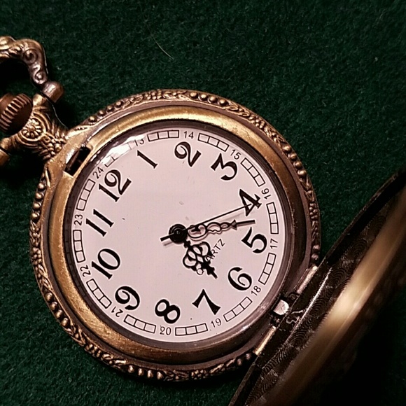 Clock Locket Necklace 30in chain - Picture 2 of 3